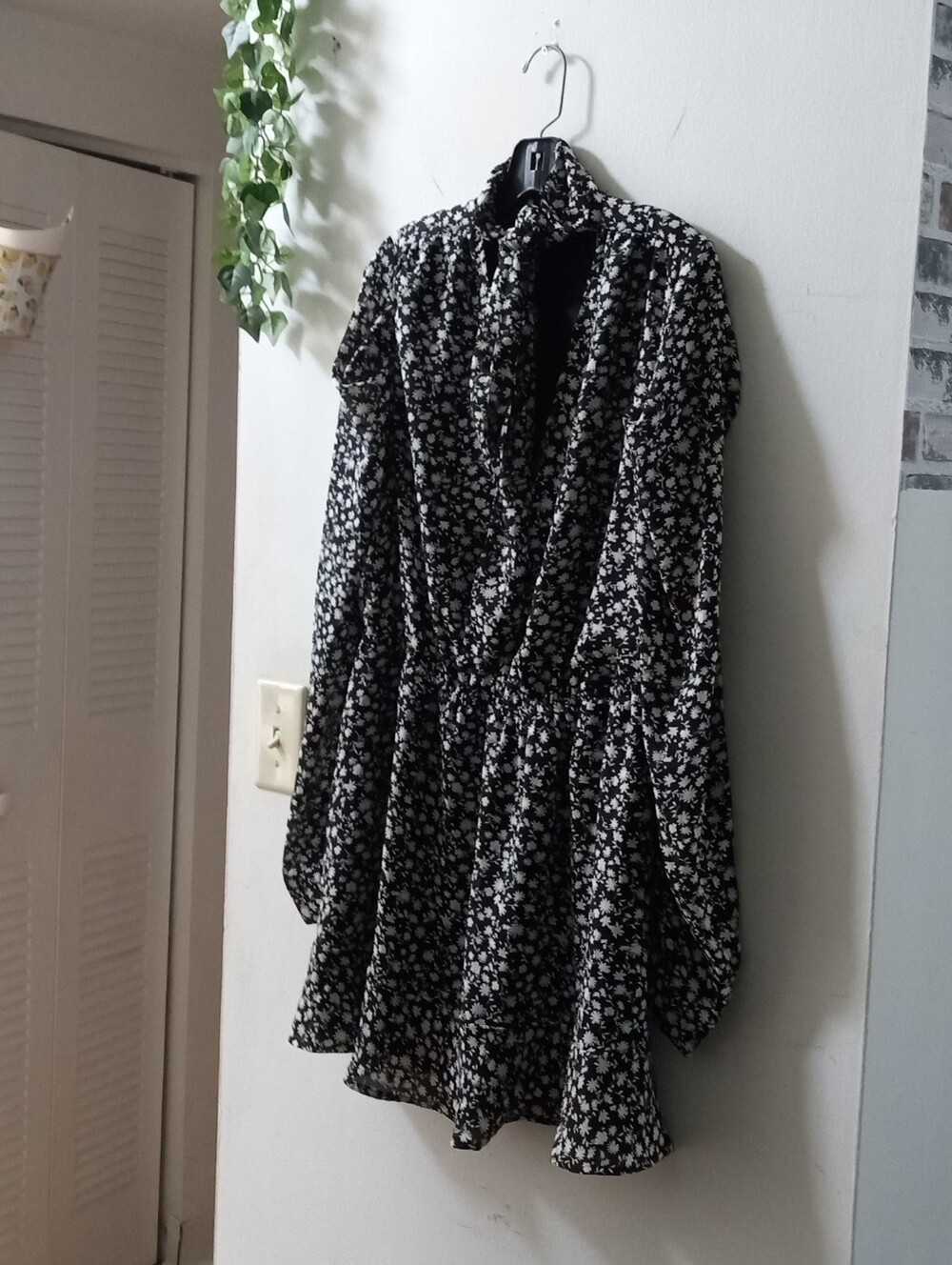 Black & White Floral Long-Sleeve Dress New